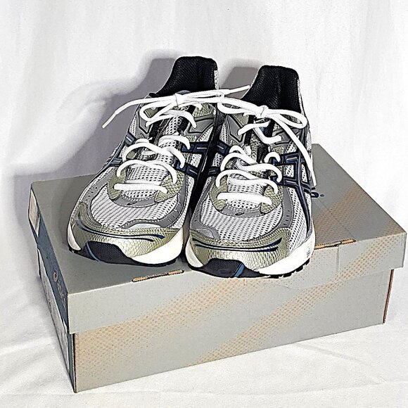 Asics 1140 Gel Black Dolphin Lightning NWOT - Picture 1 of 10